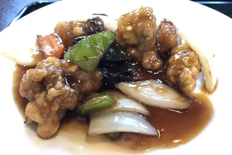 醤油と酢がベースの酢豚